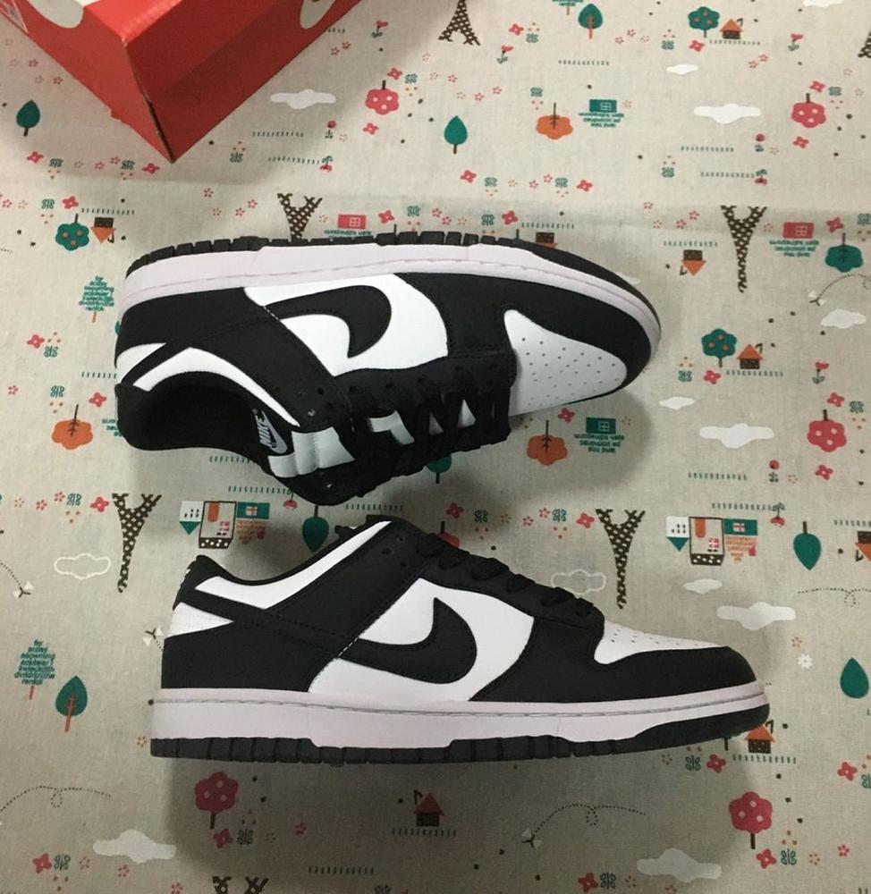 NIKE DUNK LOW PANDA WOMEN SIZE 7